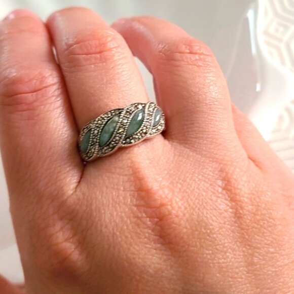 Beautiful Sterling Silver Vintage Style Jade and Marcasite Cocktail Ring 8.25 - Picture 3 of 7